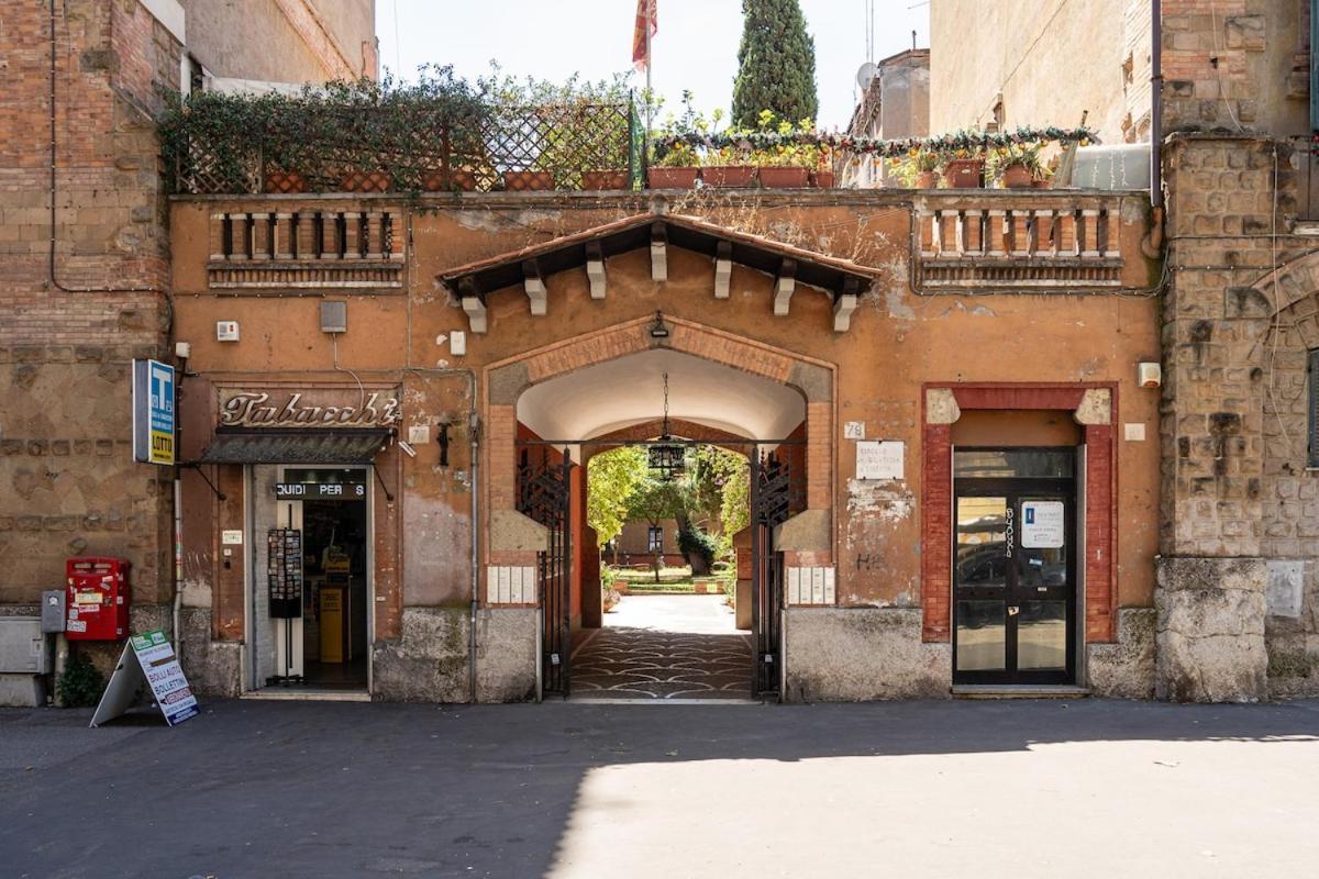 Courtyard Doria Comfort & Style At Vatican Museums Roma
